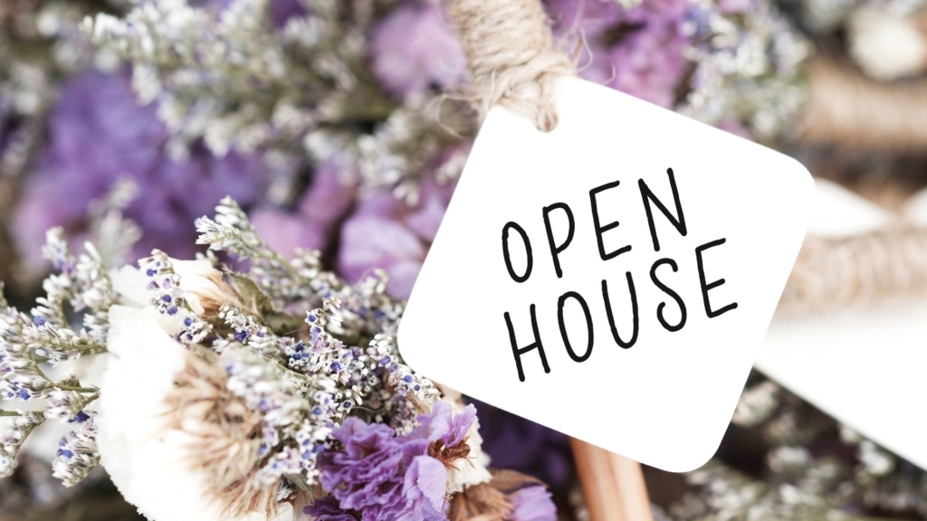 Picture of an open house sign